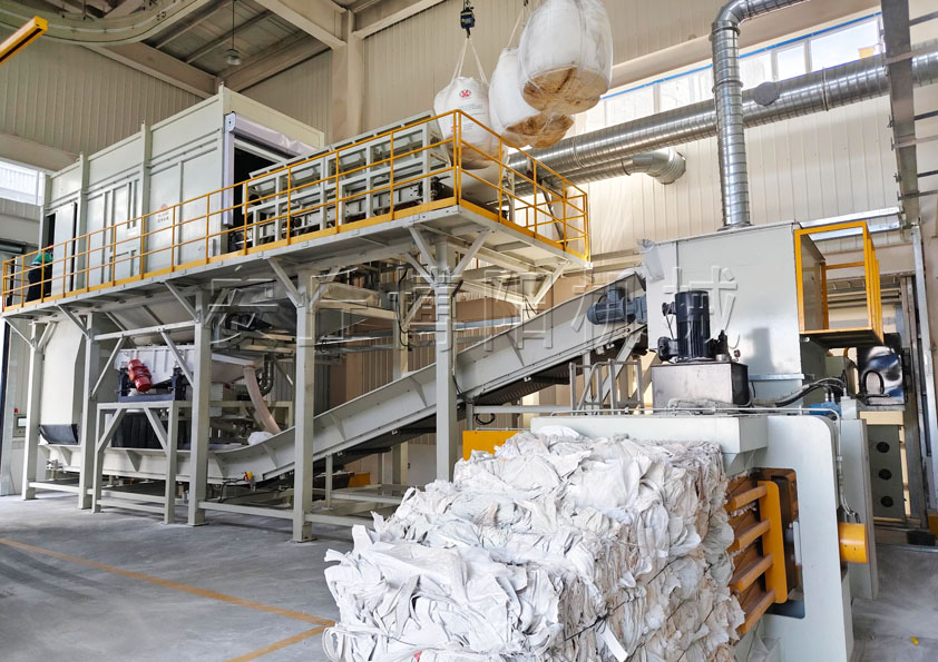 新疆全自動噸袋拆包機、氧化鋁智能噸袋破袋機